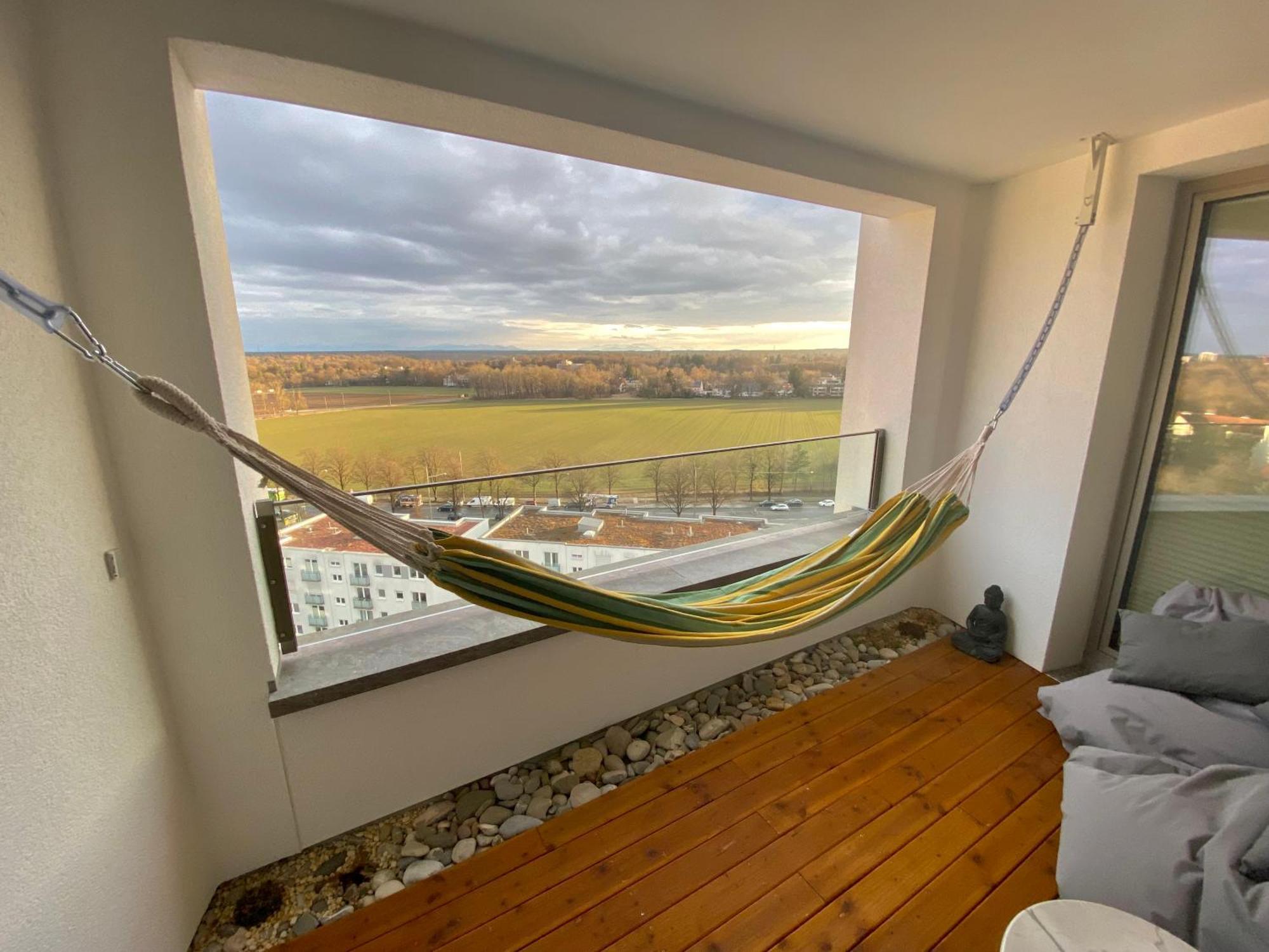 Alpen-Panorama Suite - Einzigartige Privatsuite Hoch Ueber Muenchen, 12Tes Og, Alpenblick, Loggia, Whirlpool, 15 Minuten Zum Zentrum, Ruhe Und Erholung In Der Stadt Muenchen Fuer Privat Und Geschaeftlich Reisende Munique Exterior foto
